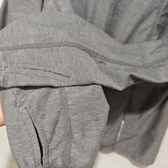 NWOT Athleta Sweater XL Pullover Gray Quarter Zip Reflectors Thumb Holes - Picture 4 of 6